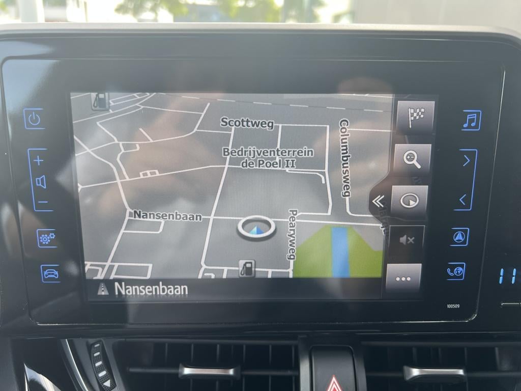 Toyota C-hr 1.8 hybrid executive | all-seasonbanden | dealeronderhouden