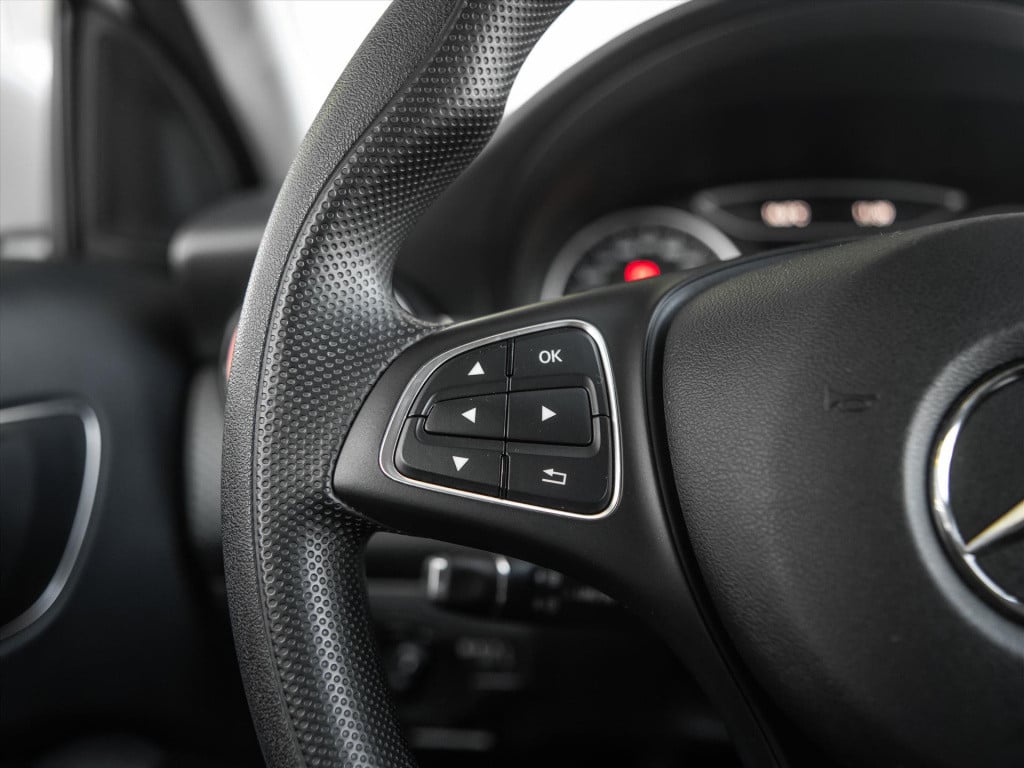 Mercedes-Benz A-Klasse a160 102pk business | navigatie | trekhaak | cruise 