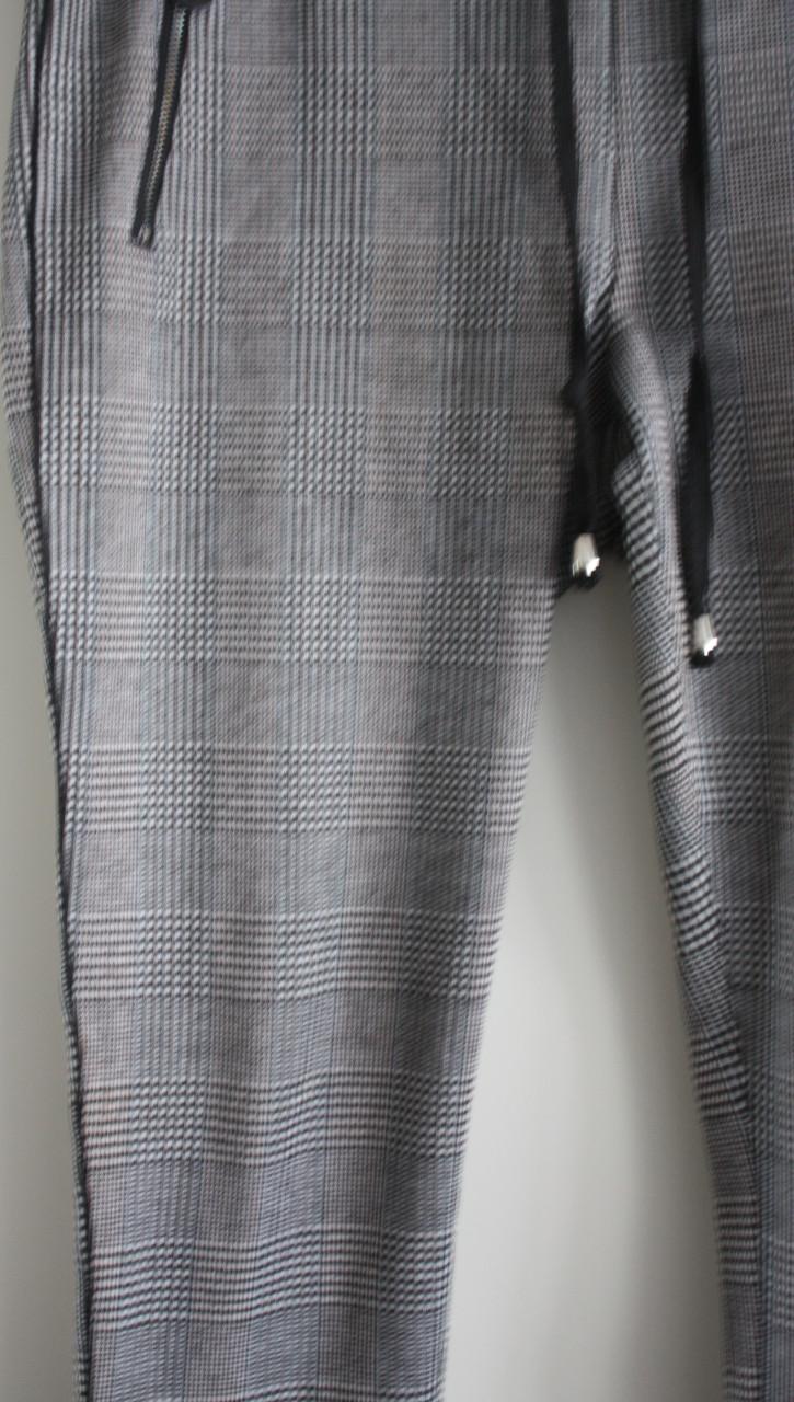 Broek met ruitjes en ritszakken maat s