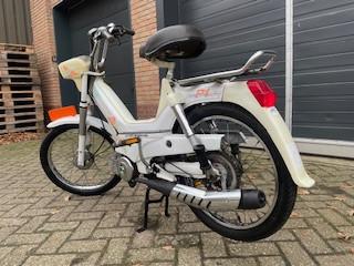 Unieke puch maxi in de orginele staat /lak 11000km bieden