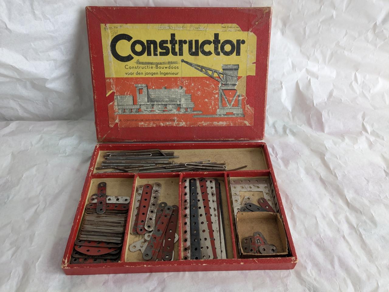 Metalen constructie dozen