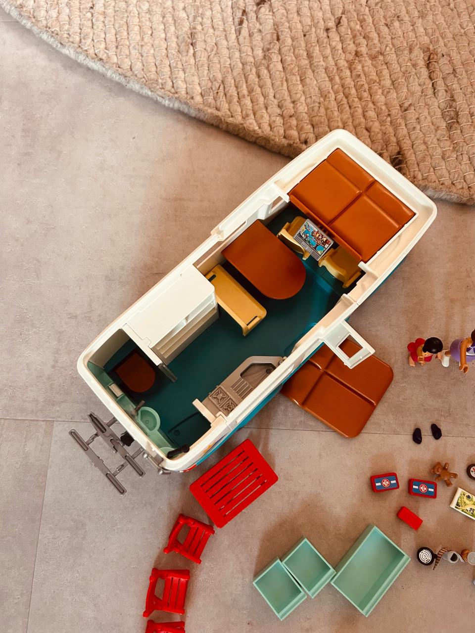 Playmobil sets: o.a. politiebureau, brandweerkazerne, vakantiecamper