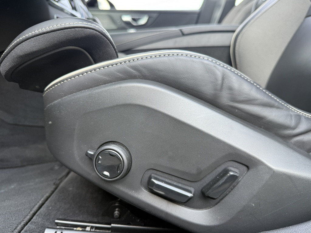 Volvo V60 t6 340pk recharge r-design| panodak| adap.cruise| trekhaak| stan