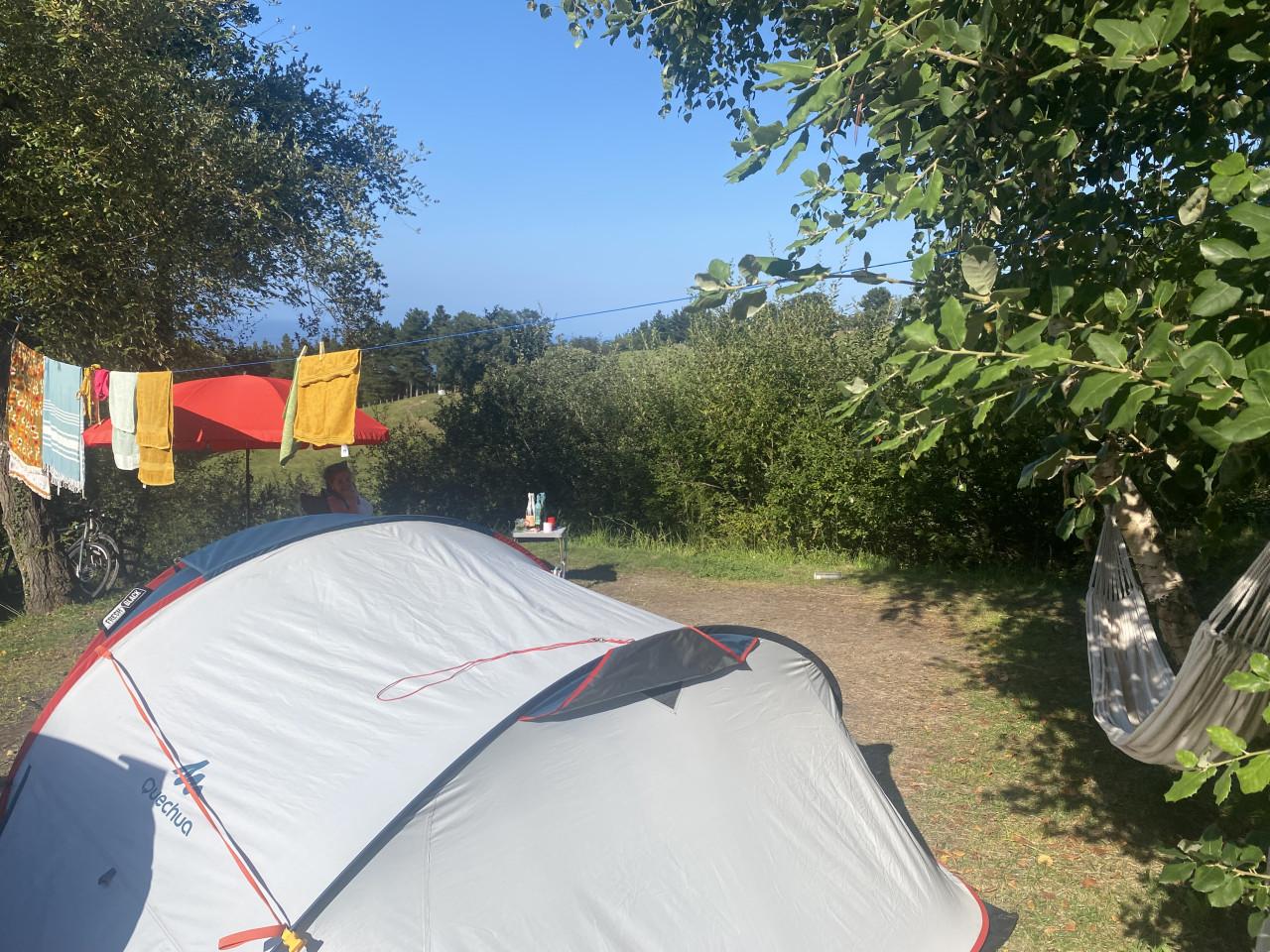Pop up tent