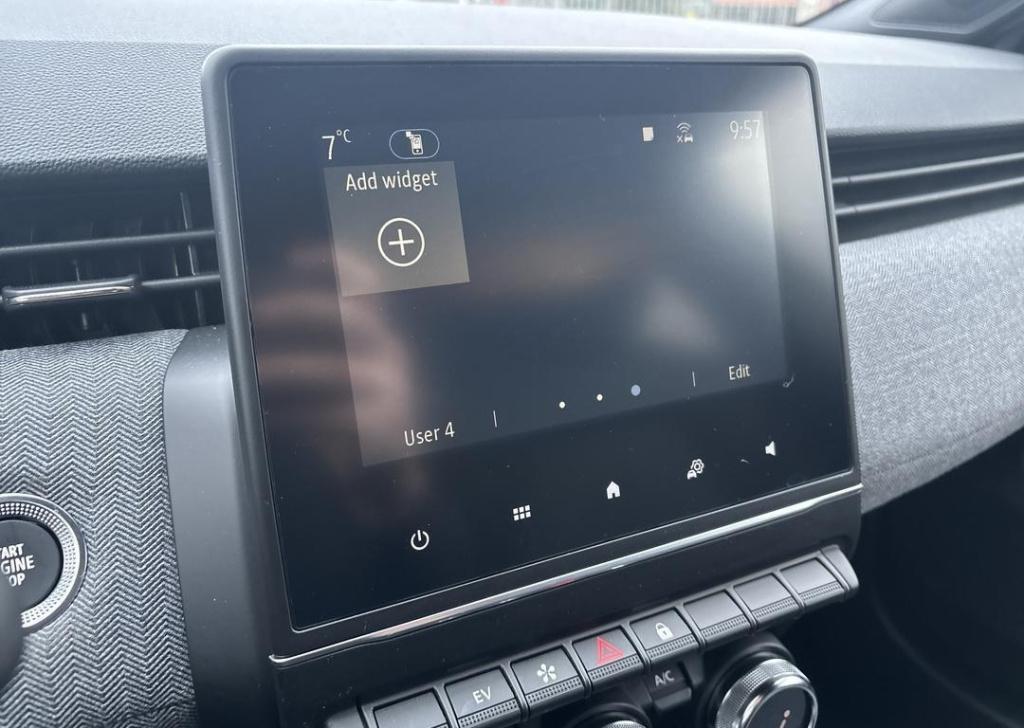 Renault Clio 1.6 e-tech full hybrid 145 techno