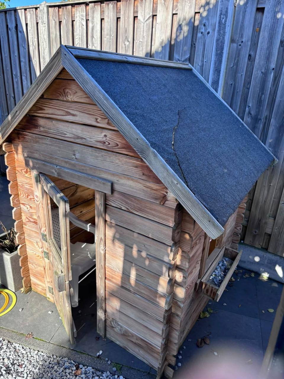 Houten speelhuisje