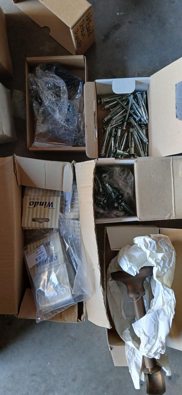 8 dozen rol-gordijn ophangmateriaal en toebehoren