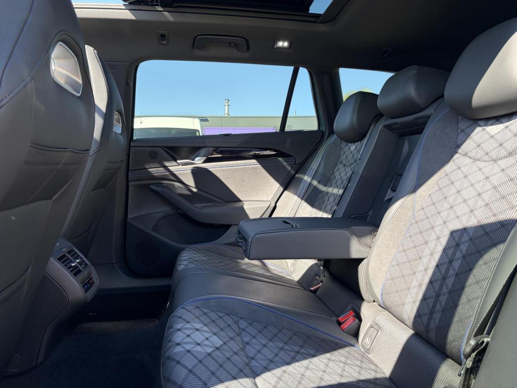 Volkswagen Passat variant 1.5 ehybrid r-line edition nl-auto, soh 97% volle