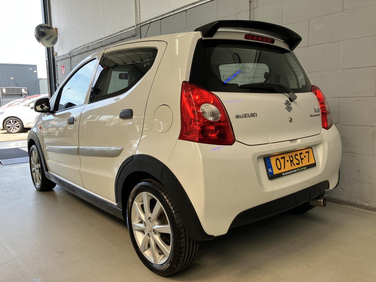 Sportieve Suzuki Alto Silver-line