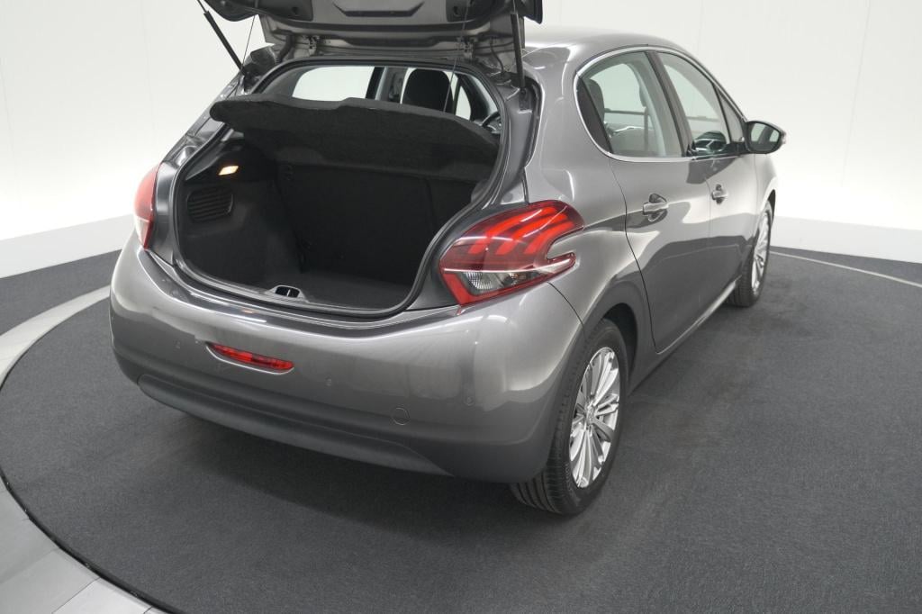 Peugeot 208 puretech 82 blue lease allure | parkeersensoren | climate contr