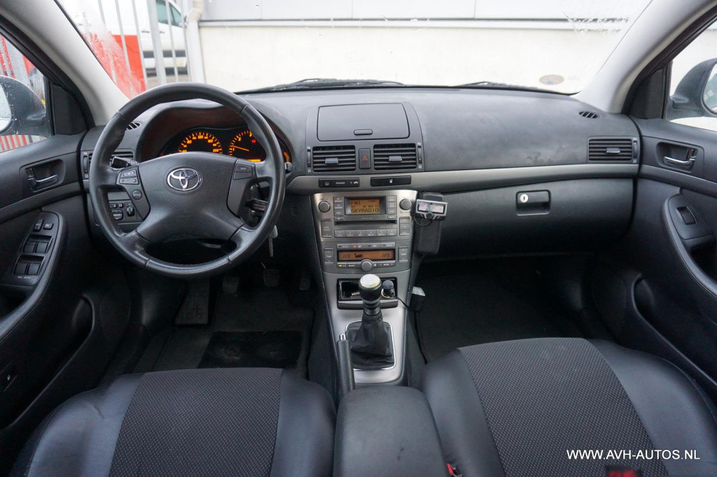 Toyota Avensis wagon 2.0 d-4d-f luna