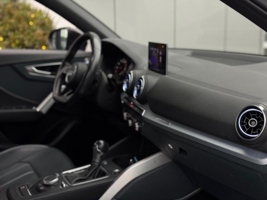 Audi Q2 2.0 tfsi quattro design luxe * panoramadak * leder * black pack