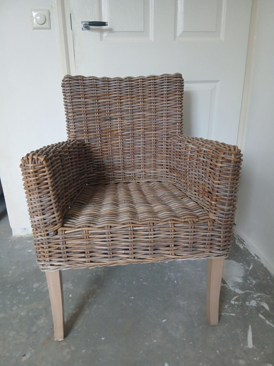 2 landelijke rieten stoelen