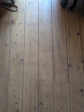+/- 30 M2  Massief houten parket