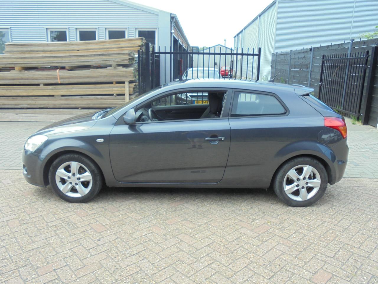 Kia Pro Ceed hele nette sportieve auto 176.425 Km met N.A.P Apk Juni 2027