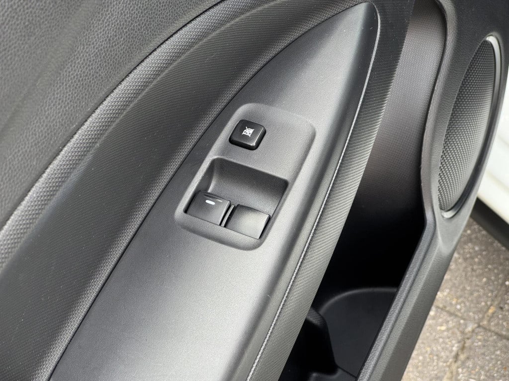 Mitsubishi Space Star 1.2 connect+
