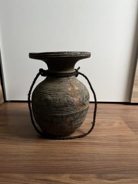 Nepalese pot nr. 8