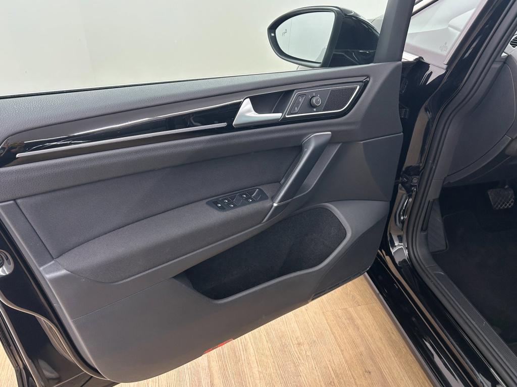 Volkswagen Golf Sportsvan occasion 1.4 tsi highline | zwart | tweedehands v