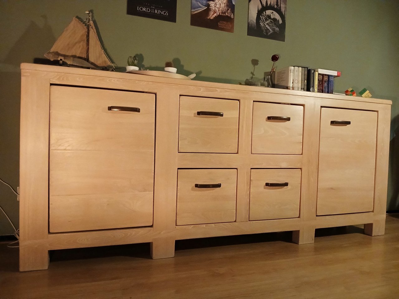 Eikenhouten dressoir