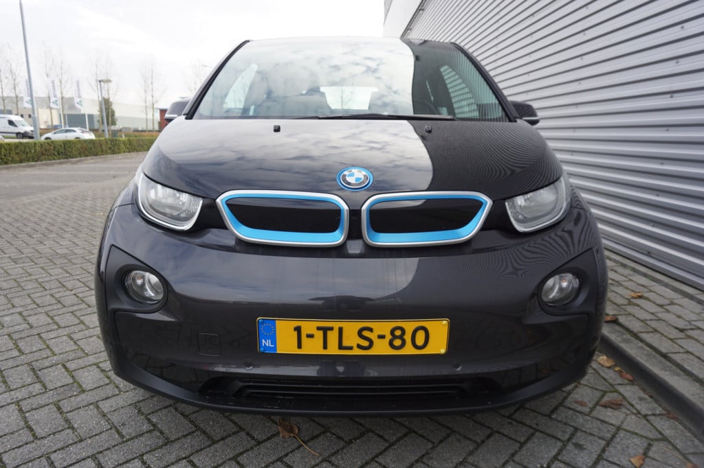 BMW I3 basis comfort 22 kwh 1e eigenaar - automaat - airco / navi / cruise