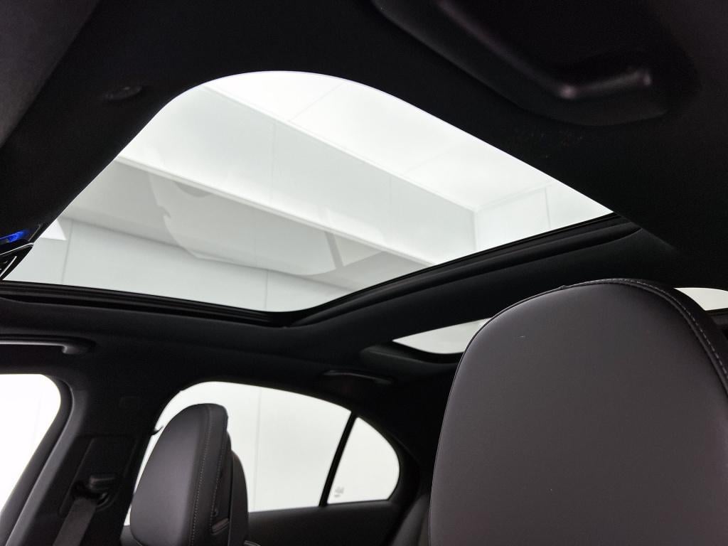 Mercedes-Benz E-Klasse 300 e sport edition |  premium pakket | rijassistent