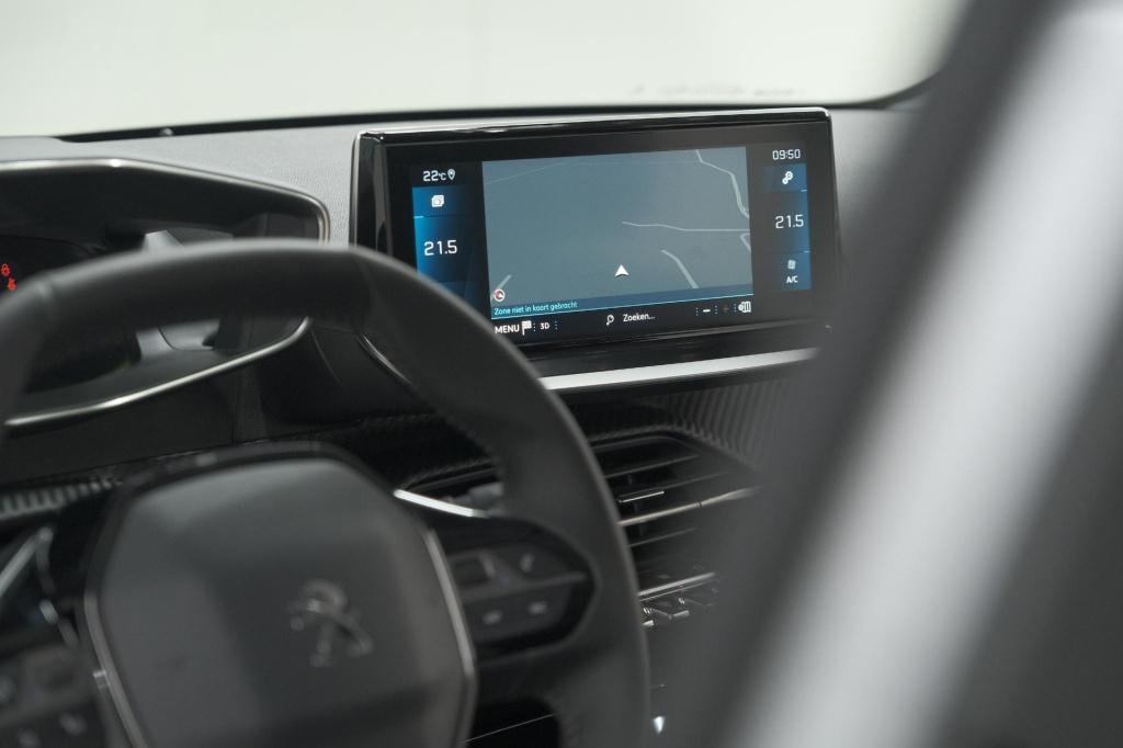 Peugeot 208 puretech 100 allure pack | camera | apple carplay | parkeersens