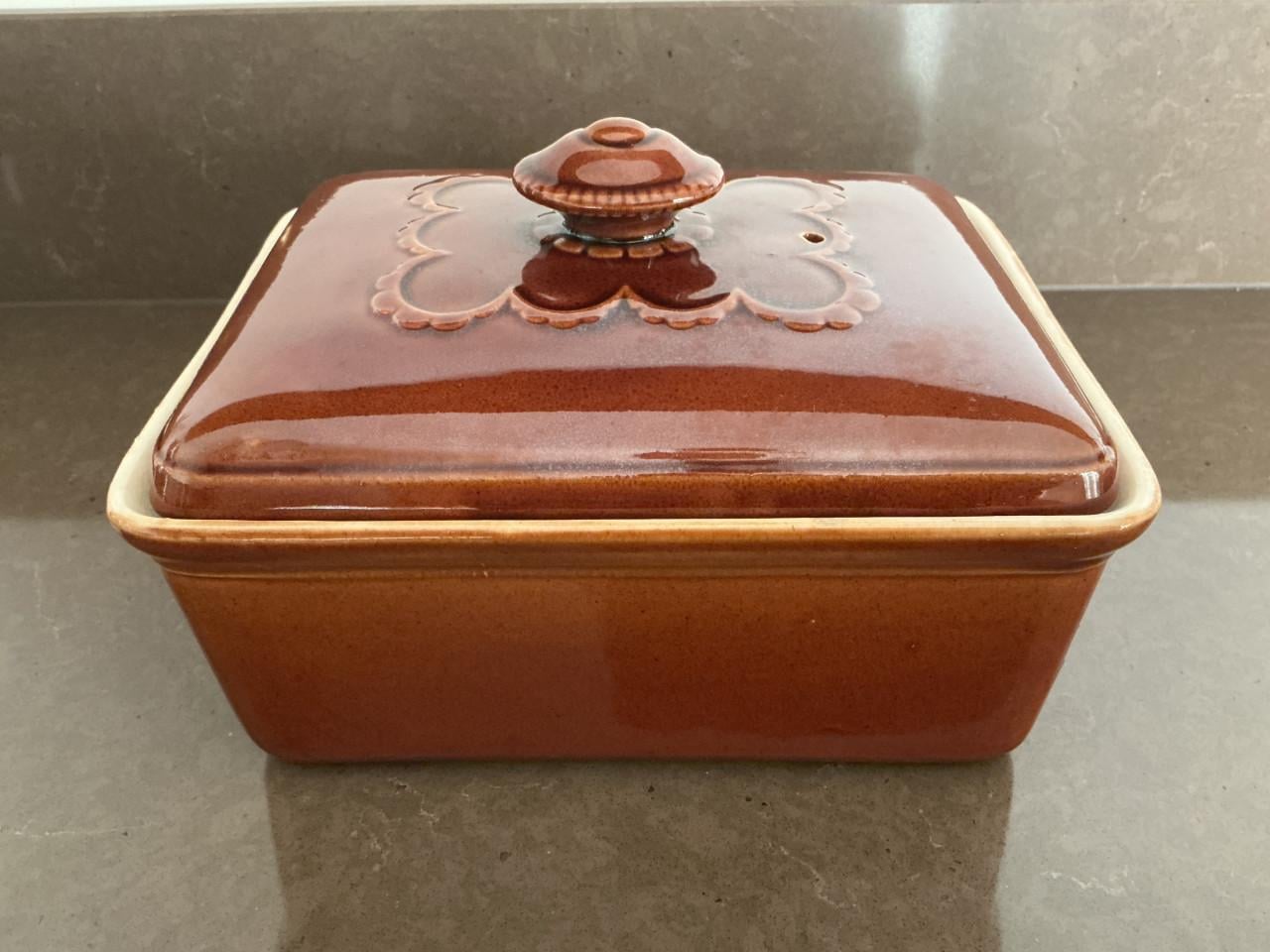 Oude stenen ovenschaal