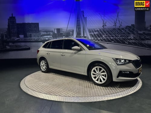 Skoda Scala 1.0 tsi sport business *steelgrey*camera*sportstoelen*led*sunse