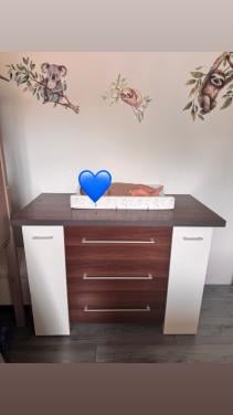 Ledikant en commode