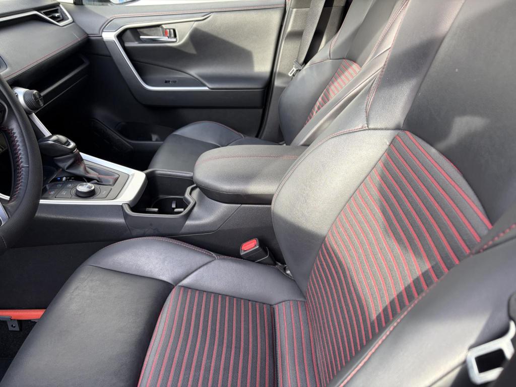 Suzuki Across 2.5 plug-in hybrid style