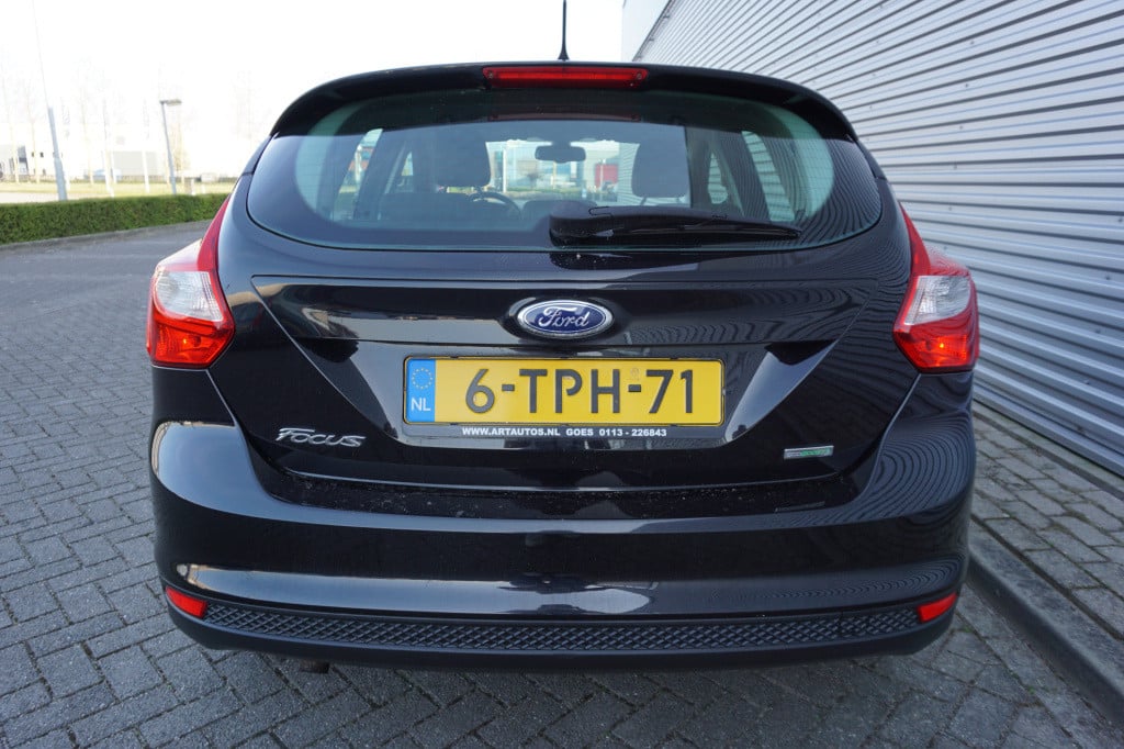 Ford Focus 1.0 ecoboost edition airco / cruise / elektr. ramen / lm velgen 
