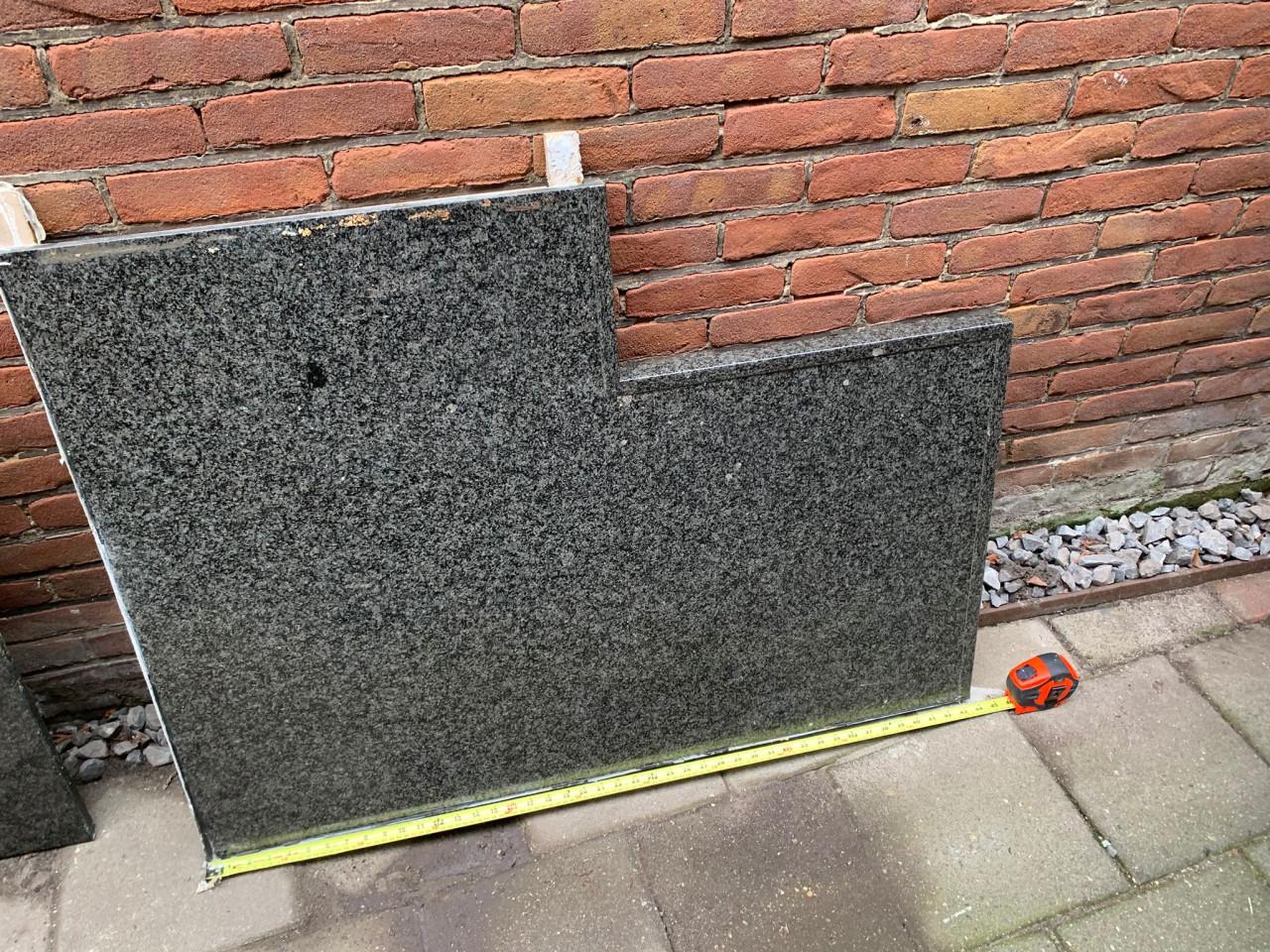 Granieten Hoekstuk van aanrechtblad.