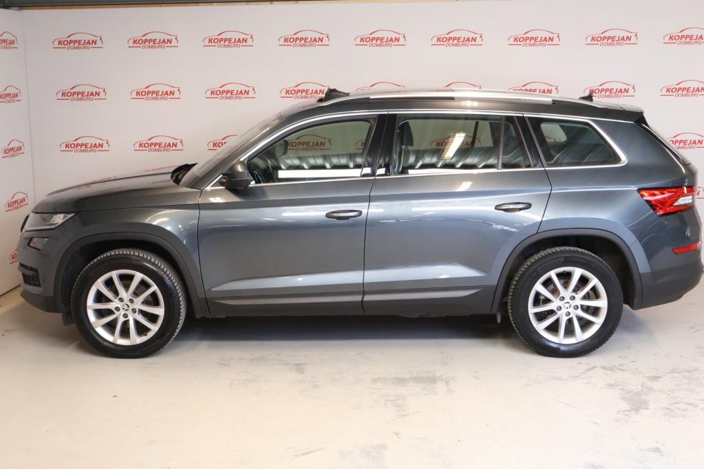 Skoda Kodiaq 1.5 tsi business edition nl auto, trekhaak, stoel en stuur ver