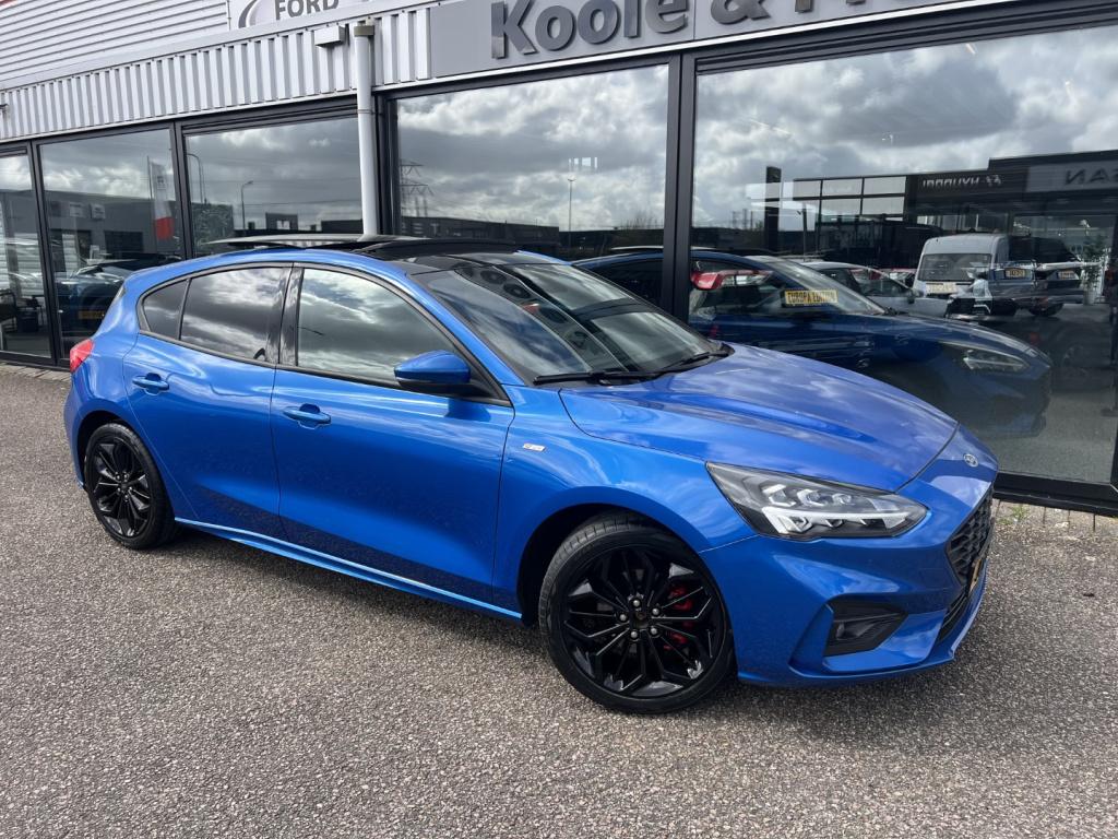 Ford Focus 1.0 ecoboost hybrid 155pk st line x , panodak , winterpack