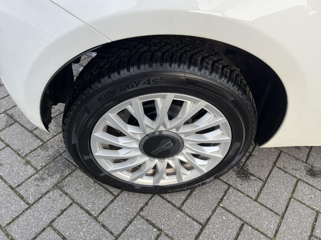 Fiat 500 1.2 lounge navi cruise apple 61 dkm pano  4 cil