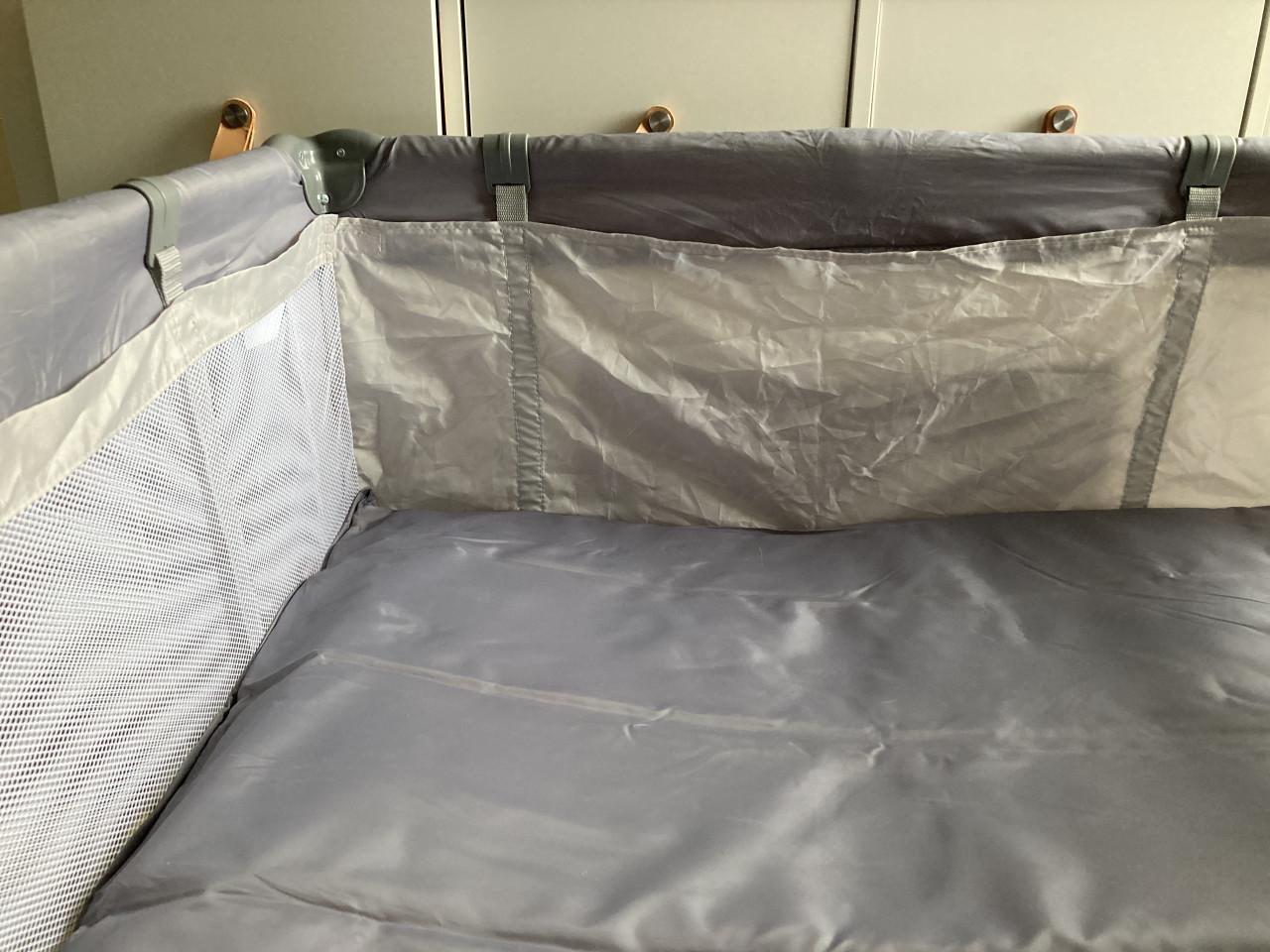 In perfecte staat: inklapbare box om te laten spelen of slapen!