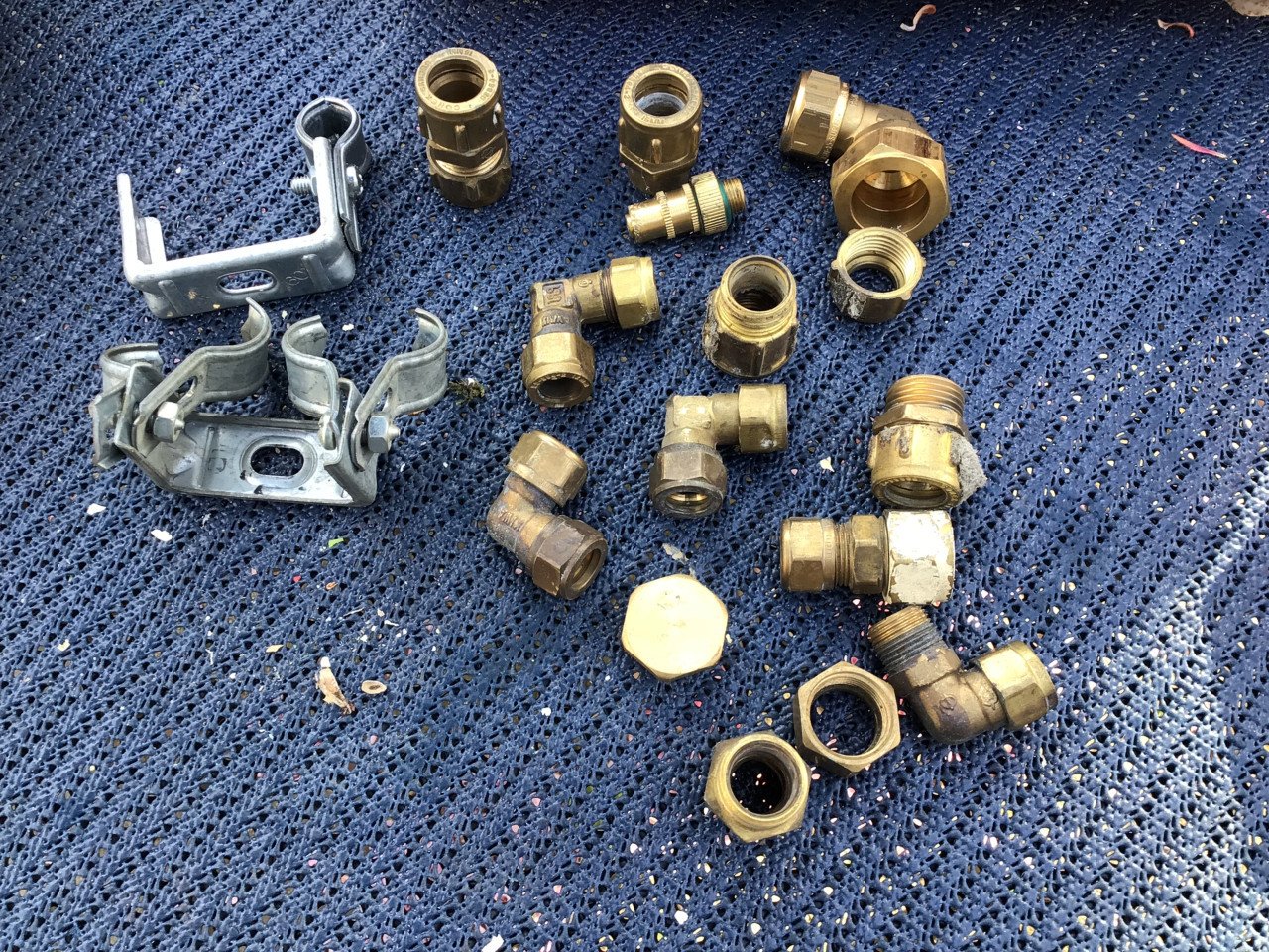 Koppelingen/ cv materiaal/ bevestiging beugels