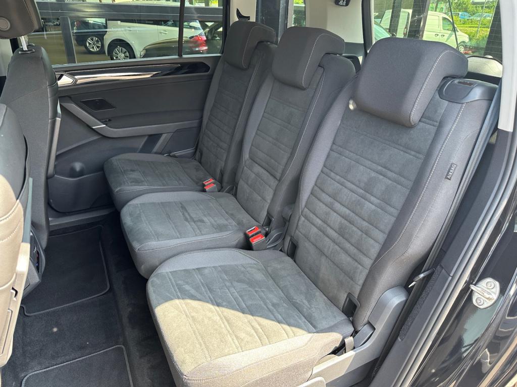 Volkswagen Touran 1.5 tsi 150pk dsg r-line highline | led | trekhaak | dode