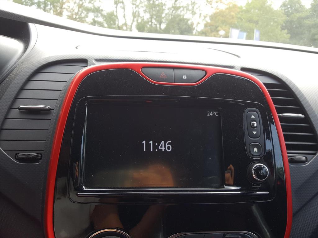 Renault Captur tce 120pk edc helly hansen | navigatie | trekhaak | bluetoot