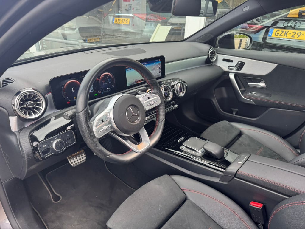 Mercedes-Benz A-Klasse 250 e business solution amg limited