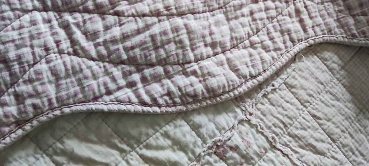 2x 1 pers. zacht roze quilts met roosjes - 100% katoen met wattering