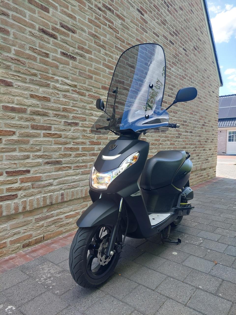 Peugeot kisbee 45 km scooter