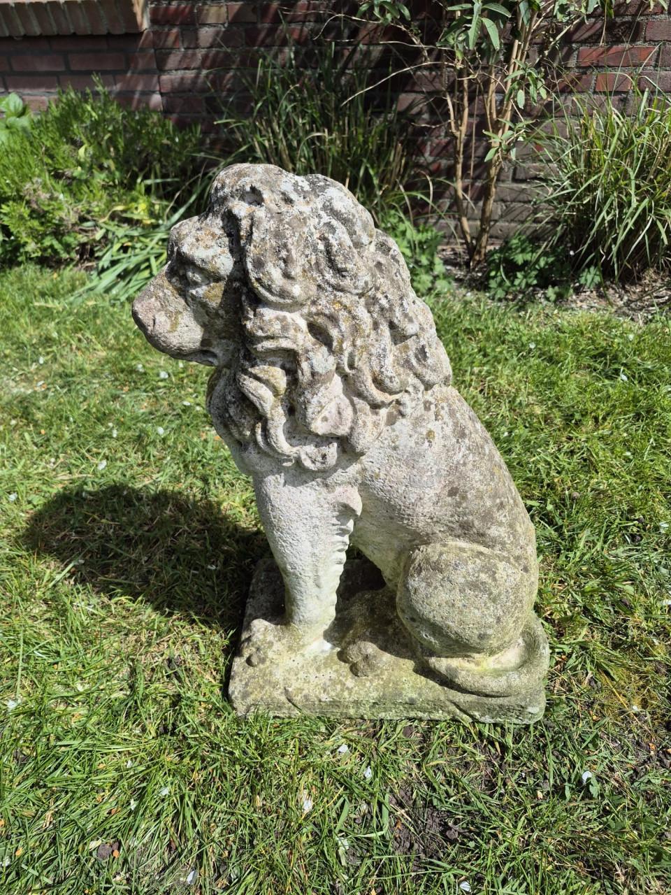 Betonnen beeld, Leeuw