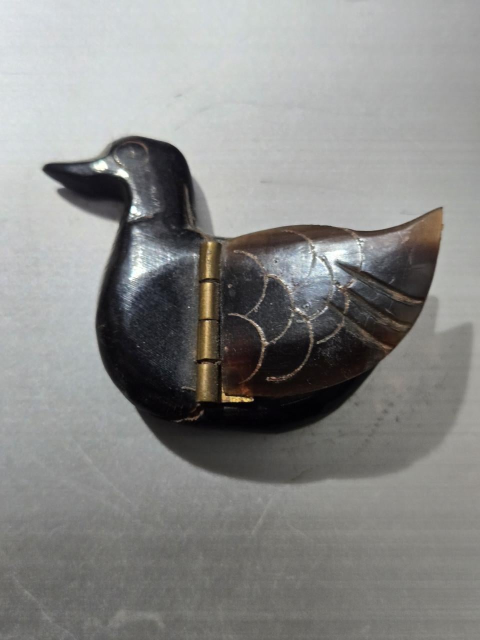Vintage snuisterijdoosje in de vorm van een eend, 1880 – 1930 5x4x1.5cm
