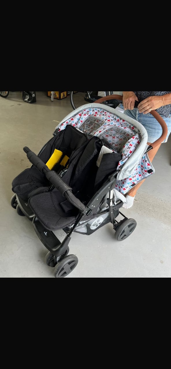Tweelings kinderwagen