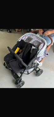Tweelings kinderwagen