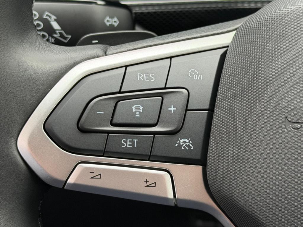 Volkswagen T-cross 1.5 tsi 150pk dsg r-line | camera | trekhaak | navi | iq