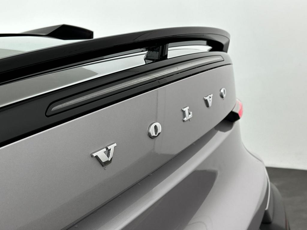 Volvo Ec40 extended range plus dark