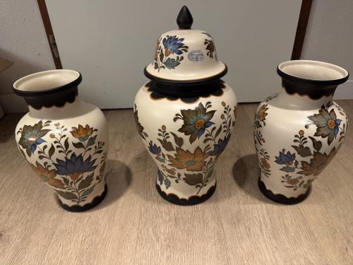 Set van 3 keramische vazen – Delft Holland Handwerk– Plateelbakkerij Flora