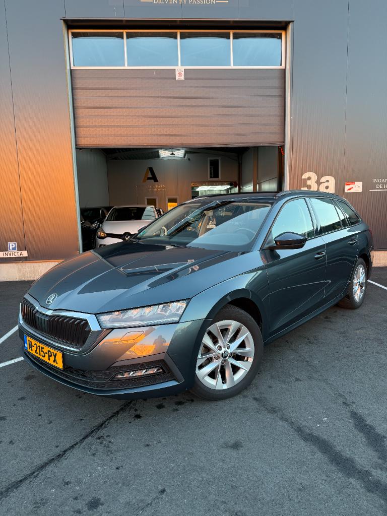 Skoda Octavia combi 1.5 tsi - first edition